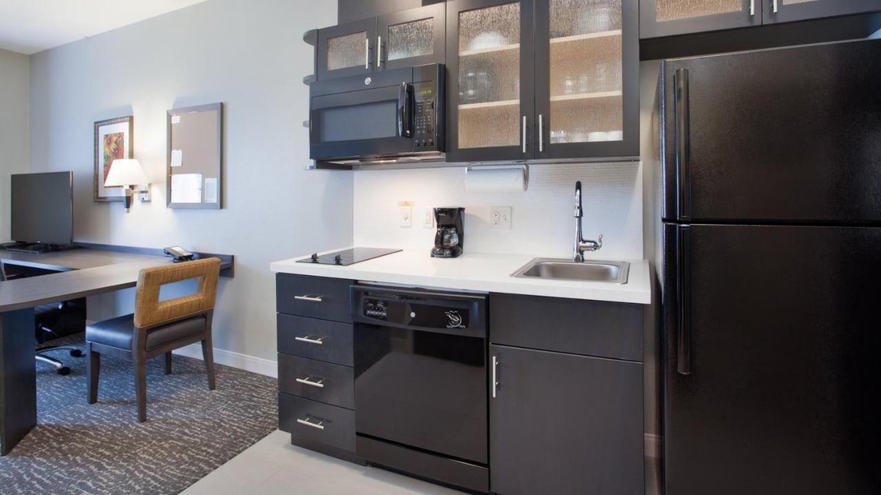 Candlewood By Ihg Grand Island